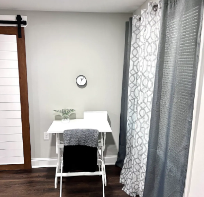 Modern 1 bedroom with King bed