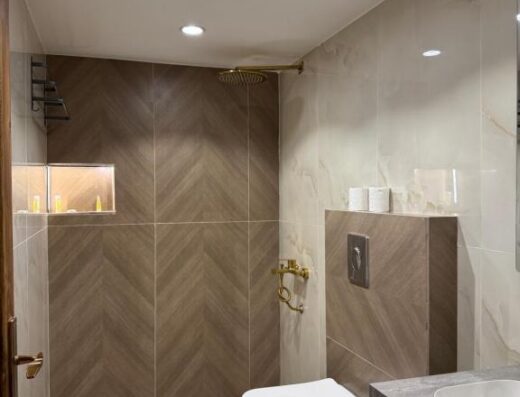 Victoria Luxury camp – Superior Triple Room